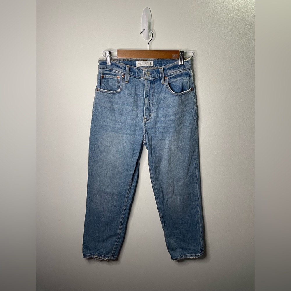 NWT Abercrombie & Fitch The Ankle Straight Ultra High Rise Jeans